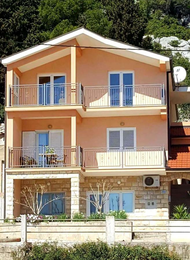 Roza Apartman *